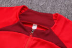 Cuello de la chaqueta del chándal rojo del Liverpool 2022-2023