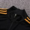 Cuello del chándal negro de la Juventus 2022-2023