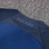 Dorso del cuello del chándal azul zafiro de la FC Barcelona 202-2023