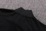 Dorso del cuello del chándal negro de la Juventus 2022-2023