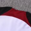 Dorso del cuello del chándal púrpura del Liverpool 2022-2023