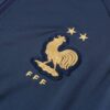 Escudo del chándal azul de la Federación Francesa de Fútbol 2022-2023