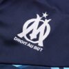 Escudo del chandal azul del Olympique de Marsella 2022-2023