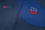 Escudo del chándal azul zafiro de la FC Barcelona 202-2023