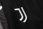Escudo del chándal negro de la Juventus 2022-2023