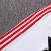 Hombro de la chaqueta del chándal blanco del Bayern de Múnich 2022-2023