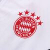Logo del chándal blanco del Bayern de Múnich 2022-2023