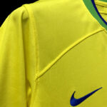 camiseta de brasil campeon qatar 2022 hombro