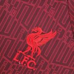 Camiseta Liverpool entrenamiento rojo 2022-2023 escudo