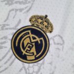 Camiseta Real Madrid drangon chino blanco 2022-2023 escudo