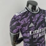 Camiseta Real Madrid edición especial violeta 2022-2023 lateral