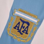 Camiseta Retro local Argentina 1993 escudo
