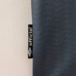 Camiseta Werder Bremen versión tatuaje 2022-2023 etiqueta