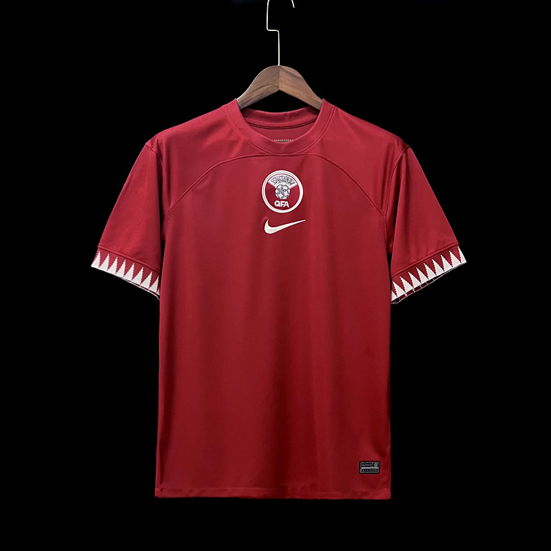 Camiseta de Qatar Primera equipación 22-23 frontal Camiseta de Qatar Primera equipación 22-23 frontal