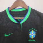 Camiseta negra Brasil edición especial Mujer 2022-2023 cuello