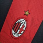 Camiseta AC Milan edición especial 2022-2023 escudo