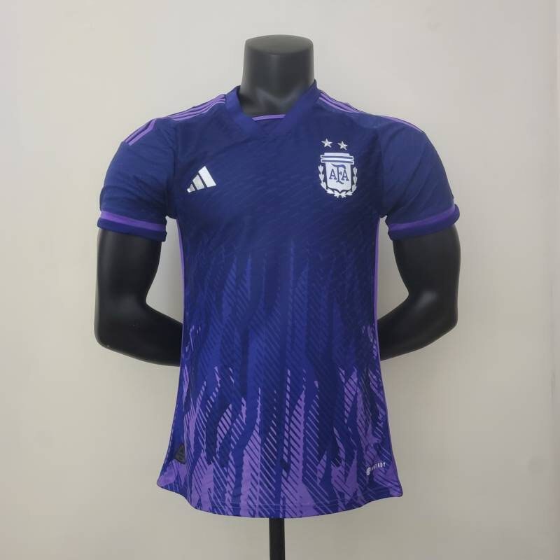 Camiseta Argentina para el Mundial Qatar color violeta 2022 -versión jugador frontal Camiseta Argentina para el Mundial Qatar color violeta 2022 -versión jugador frontal
