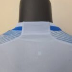 Camiseta Española segunda equipación 2022-2023 dorso del cuello