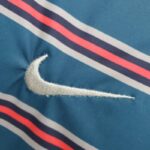 Camiseta Liverpool Entrenamiento 2022-2023 logo