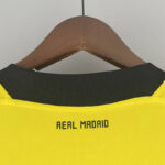 Camiseta Retro Real Madrid 2011-2012 dorso del cuello