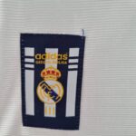 Camiseta Retro Real Madrid primera equipación 2000 parche