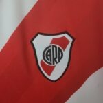 Camiseta River Plate 2022-2023 Local escudo
