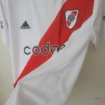 Camiseta River Plate 2022-2023 Local lateral