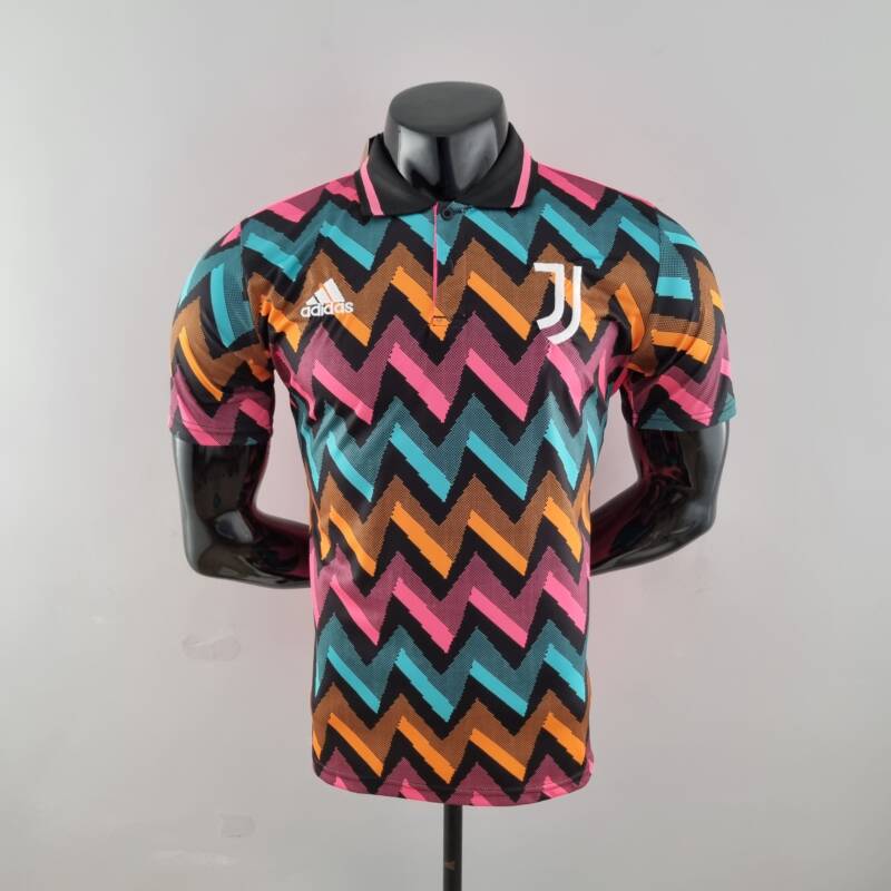 Polo Juventus versión jugador 2022-2023 frontal Polo Juventus versión jugador 2022-2023 frontal