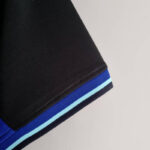 Atlético de Madrid segunda equipación 2022-2023 manga 1