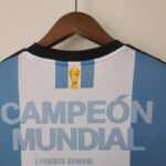 Camiseta conmemoración argentina cuello anterior