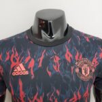 Camiseta Manchester United entrenamiento 2022-2023 - Versión jugador cuello frontal