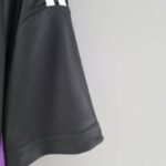 Camiseta Real Madrid entrenamiento 2022-2023 negro-morado manga