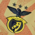 Camiseta SL Benfica segunda equipación 2022-2023 escudo