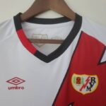 Rayo Vallecano primera equipación 2022-2023 cuello frontal