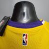 camiseta lakers kobe bryant - cuello anterior