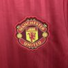 camiseta manchester united 2023-2024 escudo
