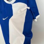 camiseta atlético de madrid azul y blanco lateral