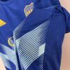 camiseta boca juniors azul lateral