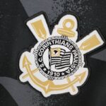 camiseta corinthians mujer negro escudo