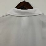 camiseta retro real madrid cuello anterior