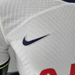 camiseta Tottenham 2022 logo de nike