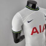 camiseta Tottenham 2022 pecho lateral