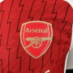 camiseta arsenal 2024 escudo
