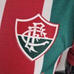 camiseta fluminense escudo