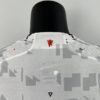 camiseta manchester united 2024 especial cuello anterior