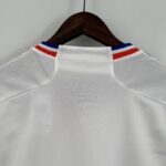 camiseta olympique de lyon 2024 cuello anterior