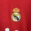 camiseta roja real madrid 2011 escudo