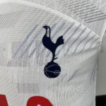 camiseta tottenham 2024 escudo