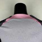 camiseta Tottenham 2024 cuello anterior