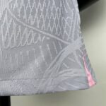 camiseta Tottenham 2024 lateral bajo